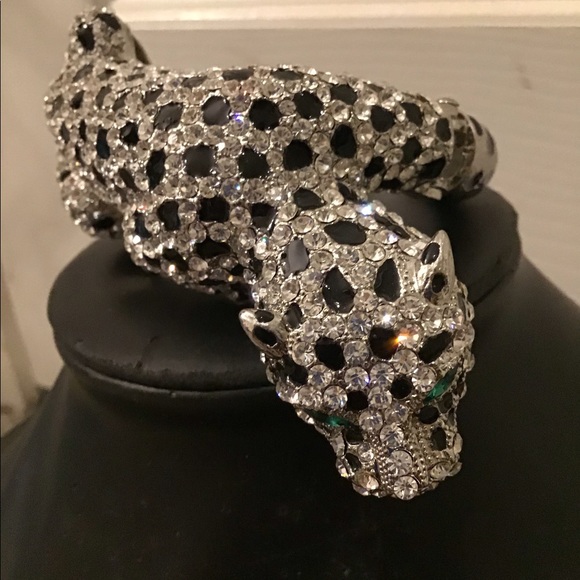 Crystal Leopard Bangle - Picture 2 of 5